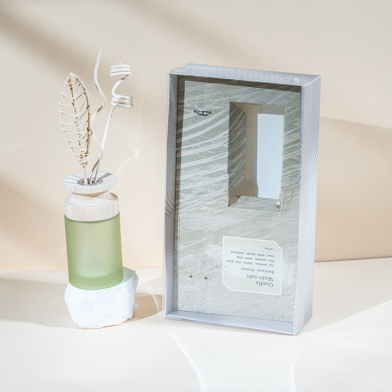 پخش کننده نی درجه یک فلاسک شیشه ای استوانه ای بالا با فروشنده پخش کننده عطر چوبی