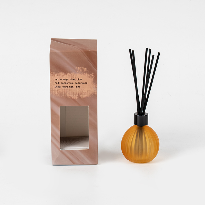 لامپ شیشه ای کوچک با راه راه های عمودی در حال تبخیر بطری نی پخش کننده - تولید کننده پخش کننده عطر نی خانگی